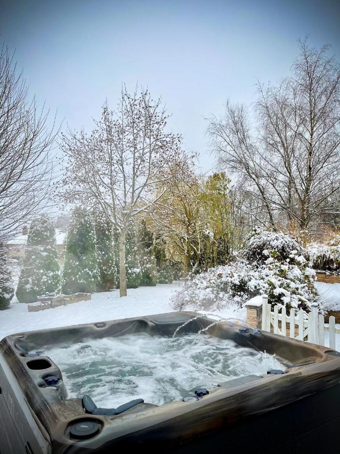 Villa 200m2 avec PISCINE chauffée&SPA&sauna&kota-grill Laval-sur-Vologne Esterno foto